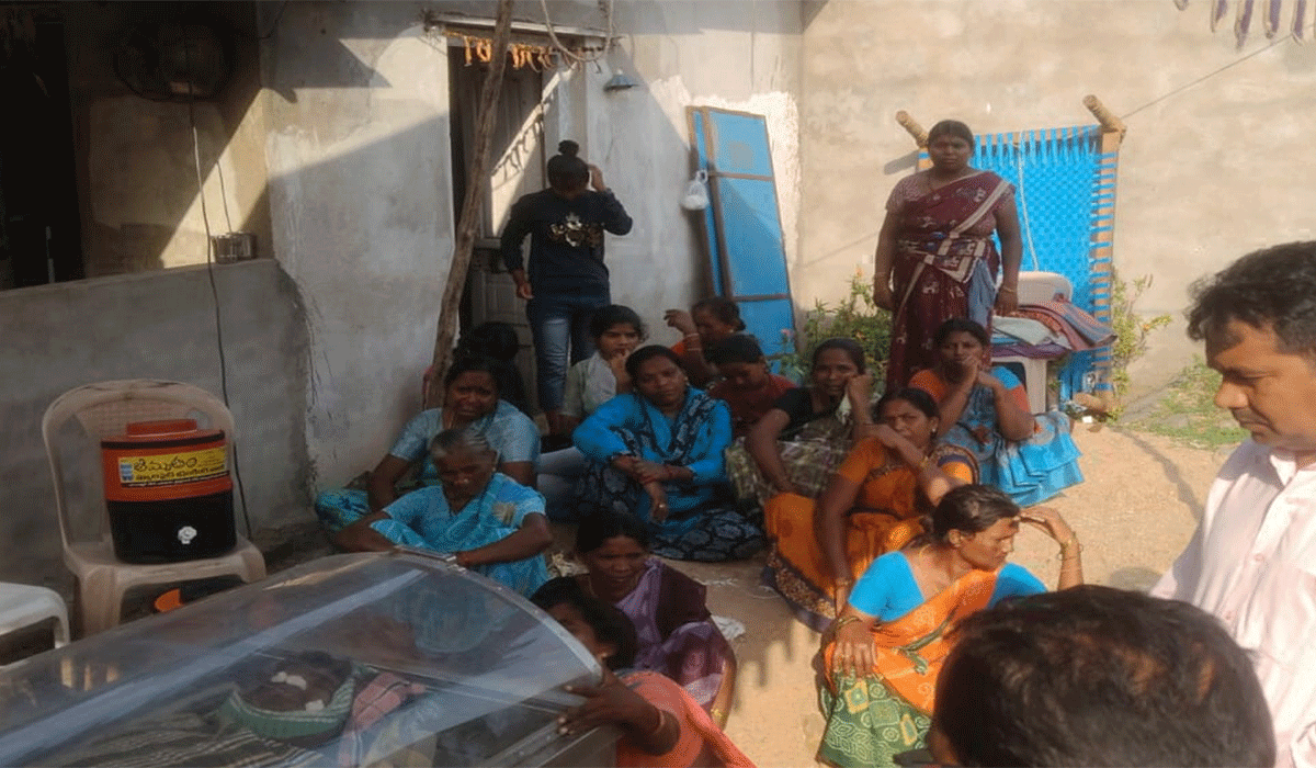 Karimnagar | మృతుడి కుటుంబానికి రూ.15వేల ఆర్థిక సాయం అందజేత