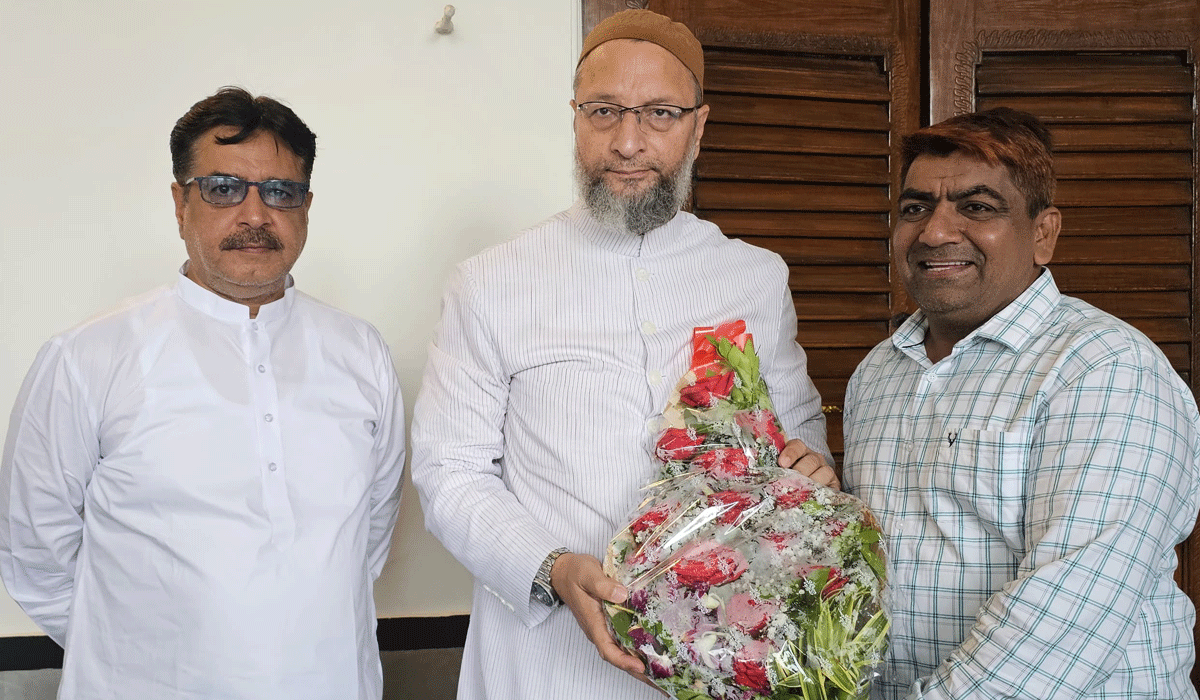 MIM | ఎంఐఎం రాష్ట్ర అధ్యక్షుడిని కలిసిన బోధన్ పట్టణ అధ్యక్షుడు మీర్‌ ఇలియాజ్‌