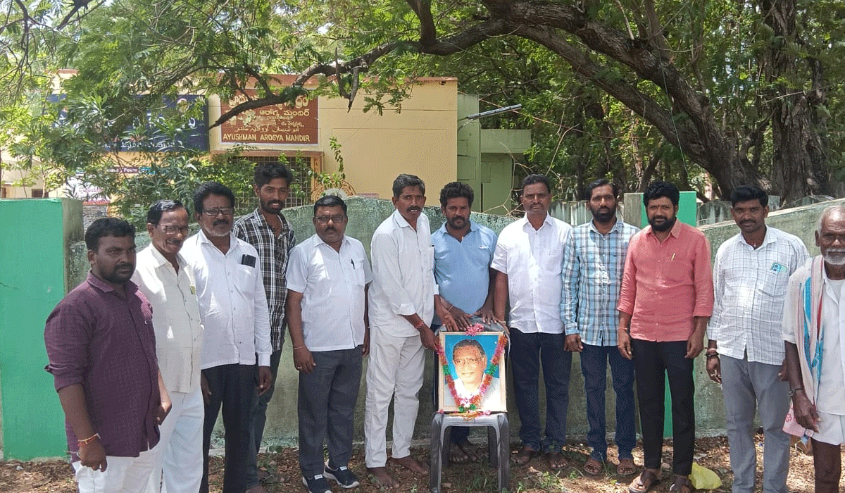 Jayashankar Sir | ఓదెలలో ఘనంగా జయశంకర్ సార్ వర్ధంతి వేడుకలు.. నివాళులర్పించిన ఉద్యమకారులు