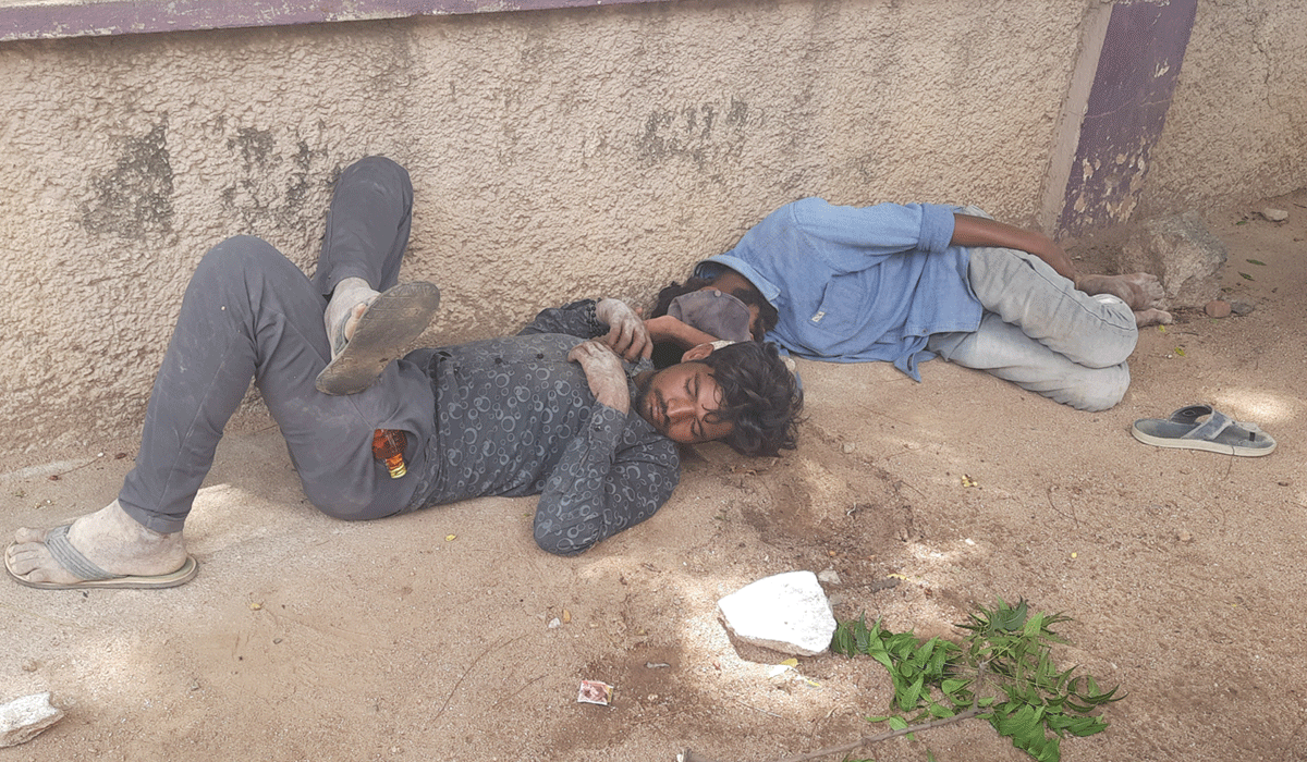 Korutla | కోరుట్లలో మద్యం మత్తులో యువత