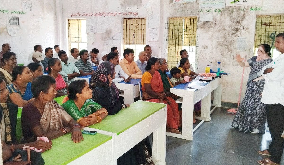 Balanced Food | విద్యార్థులకు సమతుల్యమైన ఆహారాన్ని అందించాలి.. చిగురుమామిడి మండల విద్యాధికారిని పావని