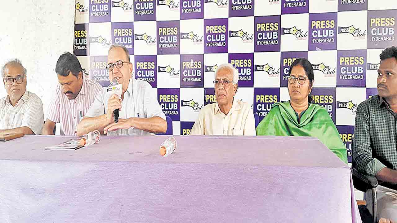 భాషా విధానాన్ని కొనసాగించాలి: హరగోపాల్‌