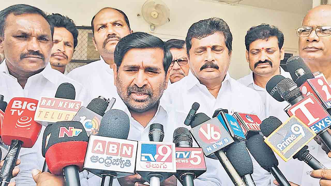 మీడియా పేరుతో దాడిచేస్తే ఖబడ్దార్‌!