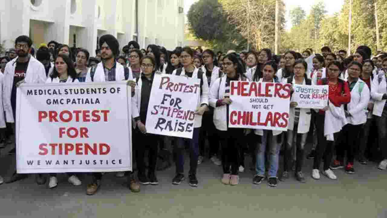 ప్రైవేట్‌ మెడికల్‌ కాలేజీలకు టీఏఎఫ్‌ఆర్సీ నోటీస్‌