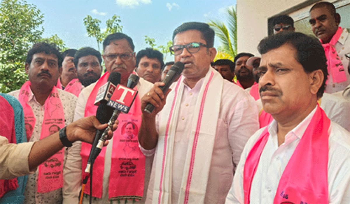  Putta Madhukar | కళ్ల ముందే నీళ్లు దోచుకుపోయే ప్రయత్నం చేస్తుండ్లు.. పెద్దపల్లి మాజీ జిల్లా పరిషత్‌ చైర్మన్‌ పుట్ట మధూకర్‌