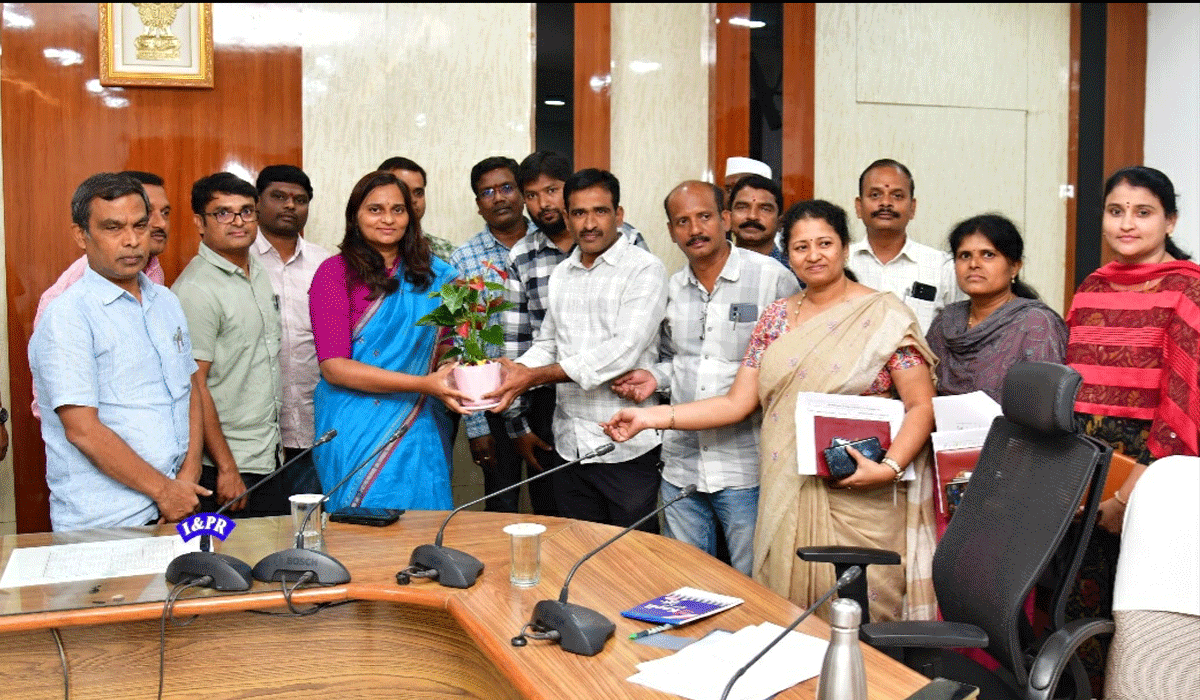 Ashwini Tanaji | అడిషనల్‌ కలెక్టర్‌ అశ్విని తానాజీని కలిసిన జిల్లా అధికారులు