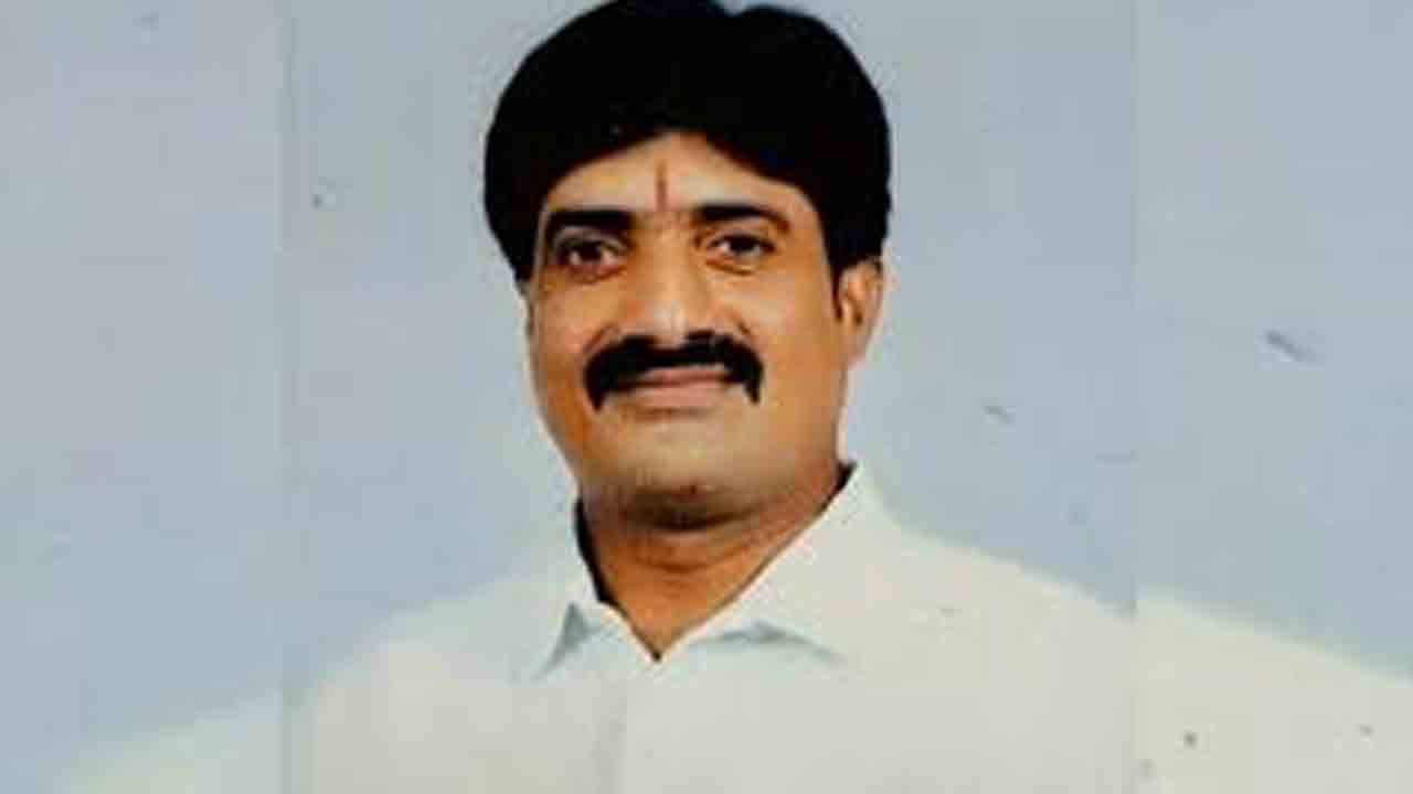 రైతులపై కేసులు దారుణం