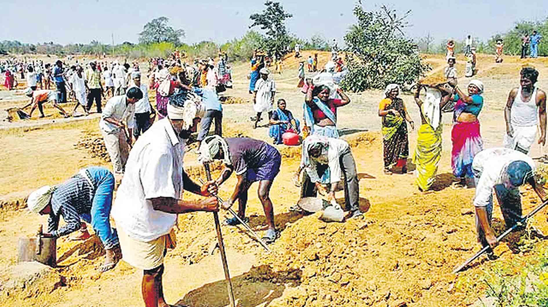 ఉపాధి కూలీలకు 12 వేలు ఏవి?