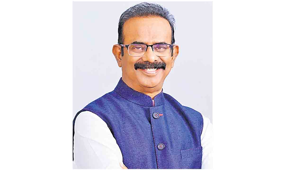 రాహుల్‌కు డబ్బులు పంపడంలో పోటీ