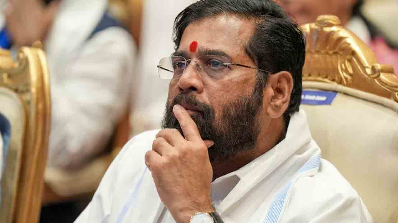 పైలట్‌ డ్యూటీ పూర్తి.. డిప్యూటీ సీఎం నిరీక్షణ