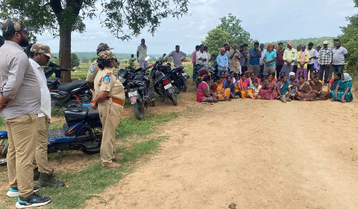 Survey | పోడు భూముల్లో సర్వే .. అటవీ అధికారులను అడ్డుకున్న రంగంపేటలో గ్రామస్తులు