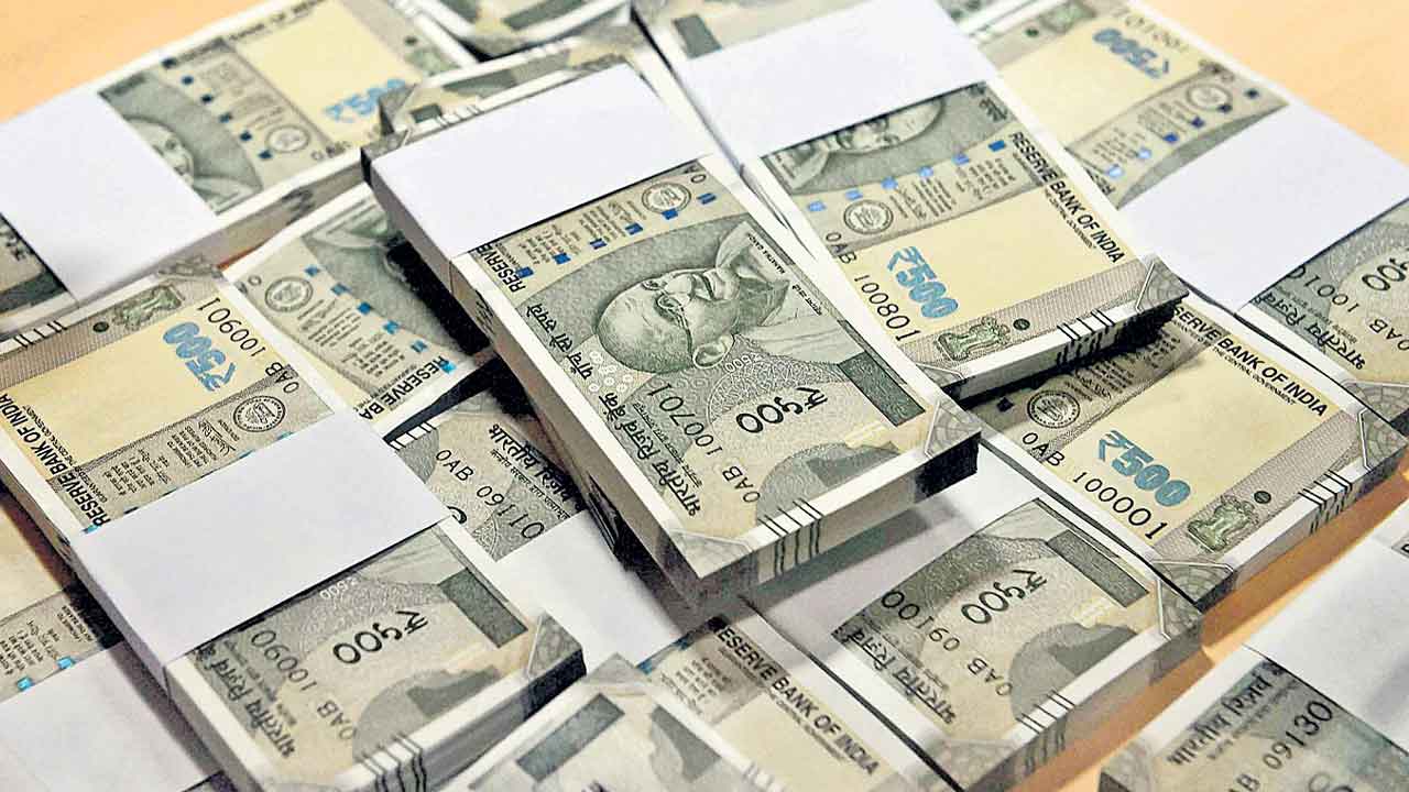 Rajeev Yuva Vikasam | యువ వికాసం డబ్బులు ఇప్పట్లో లేనట్టే.. స్థానిక ఎన్నికల్లో గెలిస్తే చూద్దామంటున్న సర్కారు!