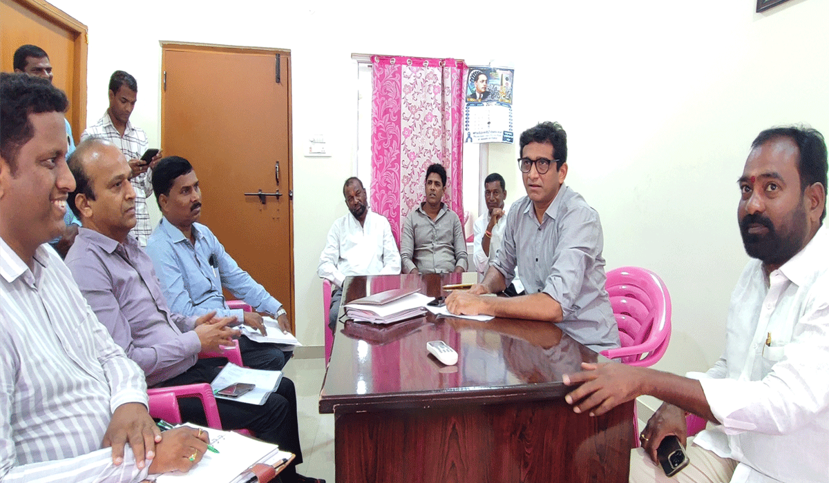 MLA Dr. Kalvakuntla Sanjay | విద్యార్థుల బస్ పాసుల చార్జీల పెంపును ఉపసంహరించుకోవాలి.. కోరుట్ల ఎమ్మెల్యే డాక్టర్ కల్వకుంట్ల సంజయ్