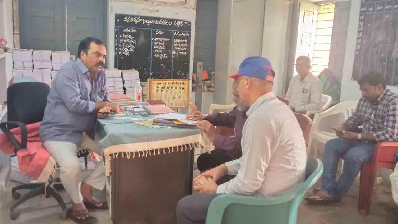 ACB Raids | బీసీ హాస్టల్‌లో ఏసీబీ టీం ఆకస్మిక తనిఖీలు