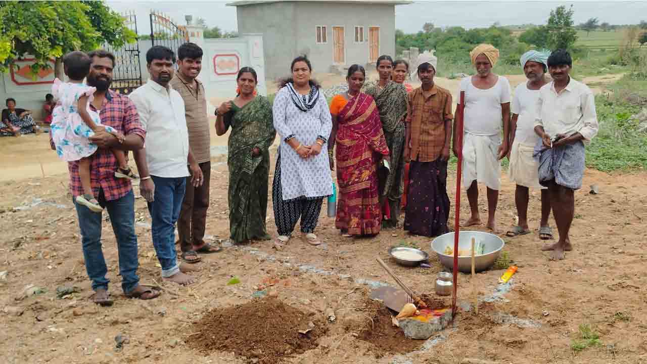 Indiramma Indlu | అచ్చంపేటలో ఇందిరమ్మ ఇండ్ల నిర్మాణాలకు భూమి పూజ