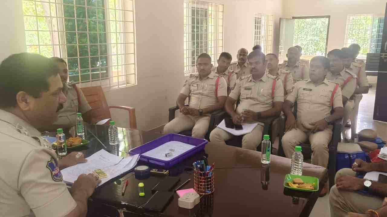 ACP Narsimhulu | పారదర్శకంగా కేసుల పరిశోధన చేయాలి : ఏసీపీ నర్సింహులు