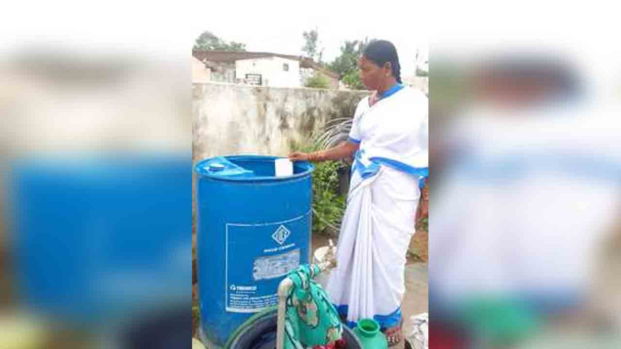 Road Accident | ద్విచక్ర వాహనం నుంచి జారి పడి ఆశా వర్కర్ మృతి