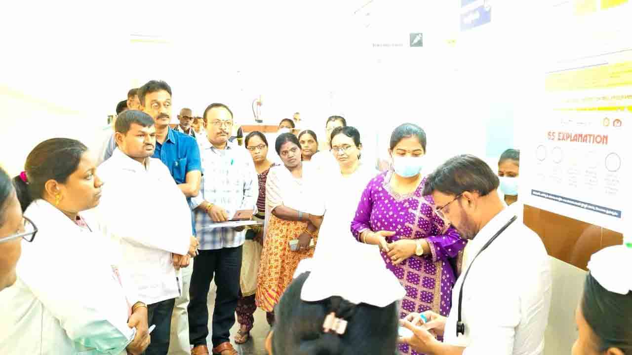 వైద్య సిబ్బంది గైర్హాజరుపై ఆగ్రహం