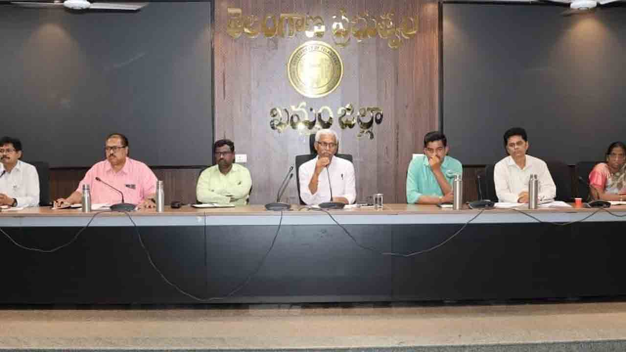 ఇందిరమ్మ ఇండ్లకు ఇసుక కేటాయించాలి