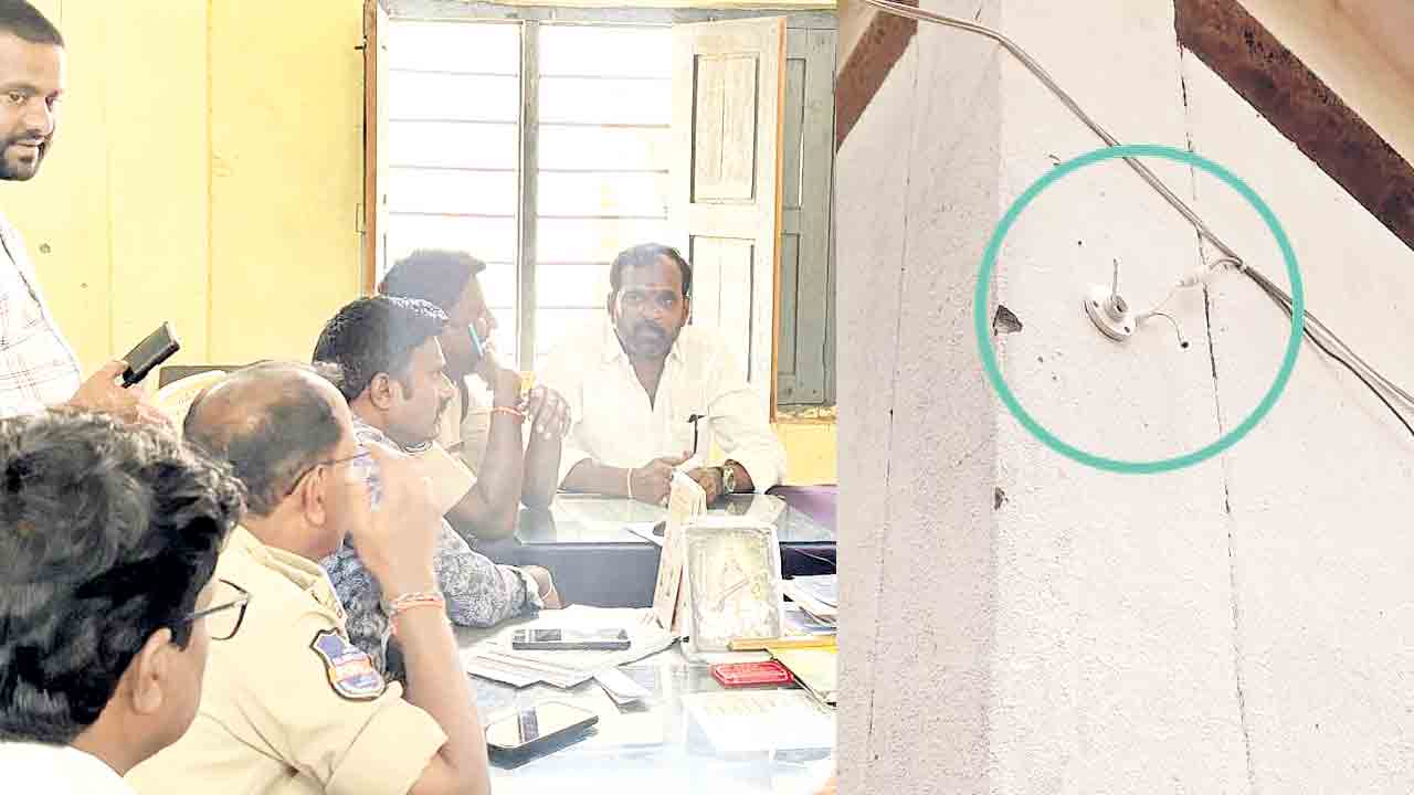 పాఠశాలలో ఆకతాయిల బీభత్సం