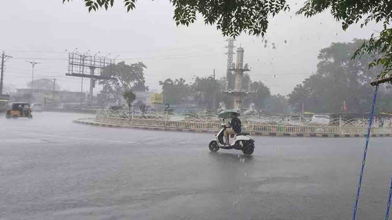 Lightning | ఆదిలాబాద్ జిల్లాలో విషాదం.. వివిధ ప్రాంతాల్లో పిడుగులు పడి ఆరుగురు దుర్మరణం