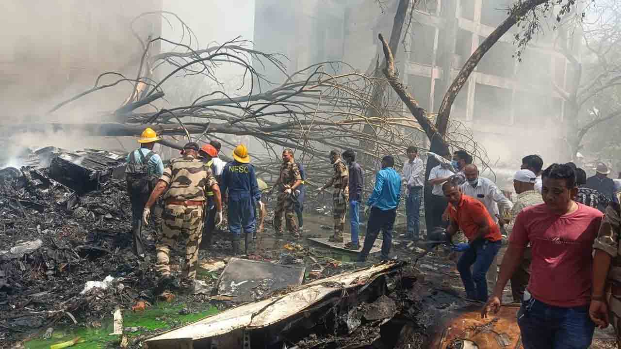 Ahmedabad Plane Crash | అహ్మదాబాద్‌లో కూలిన ఎయిర్‌ ఇండియా విమానం.. 133 మంది మృతి..?