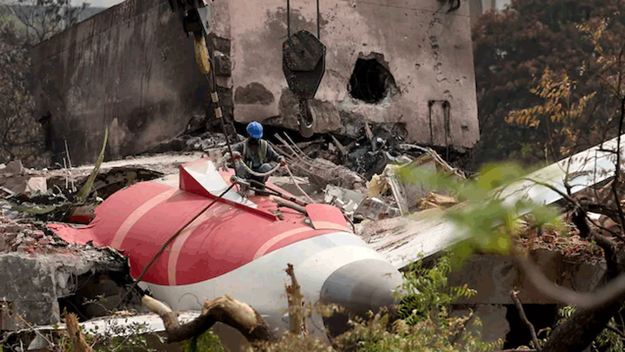 Air India Plane Crash | డీఎన్‌ఏ పరీక్ష ద్వారా ఇప్పటి వరకూ 210 మృతదేహాలను గుర్తించాం : గుజరాత్‌ మంత్రి