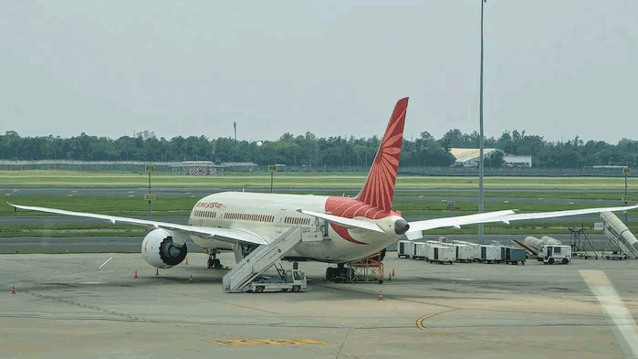 Air India | మరోసారి వార్తల్లో ఎయిర్‌ ఇండియా.. విమానం గాల్లో ఉండగా పలువురు సిబ్బంది, ప్రయాణికులకు అస్వస్థత