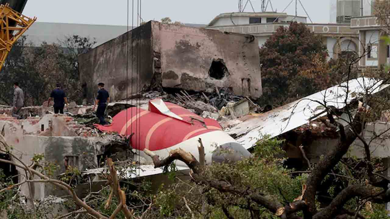 Flight crash | ఎయిరిండియా విమాన ప్రమాదంలో కుట్ర కోణంపై దర్యాప్తు : కేంద్రం