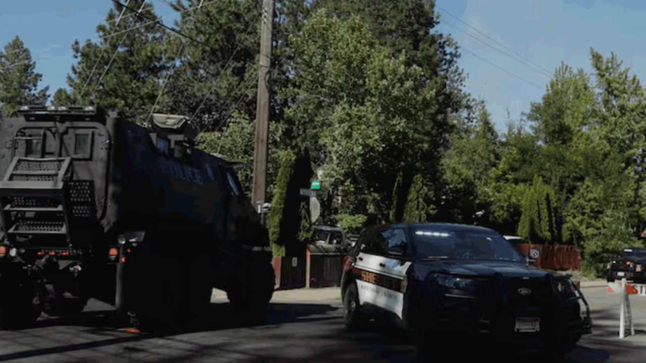 America | అగ్నిమాపక సిబ్బందిపై కాల్పులు.. ఇద్దరు మృతి