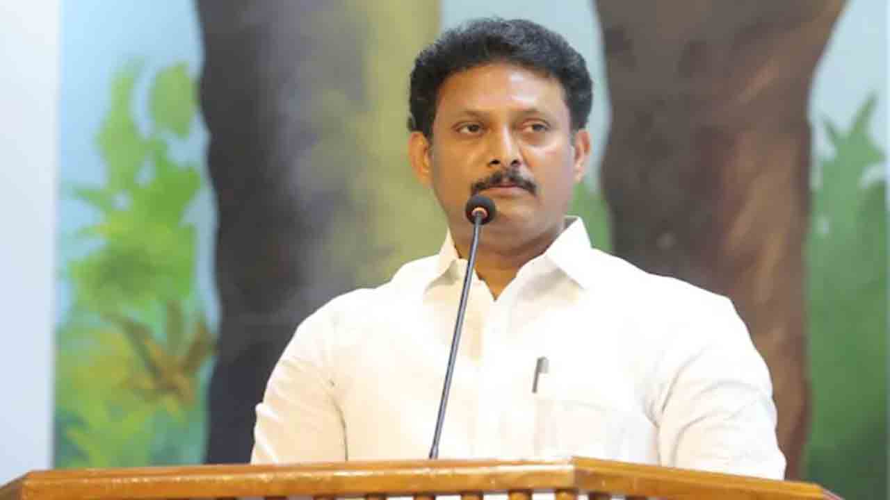 Tamil Nadu | హిందీని రుద్దడంతో 90,000 మంది విద్యార్థులు ఫెయిల్‌: తమిళనాడు   మంత్రి