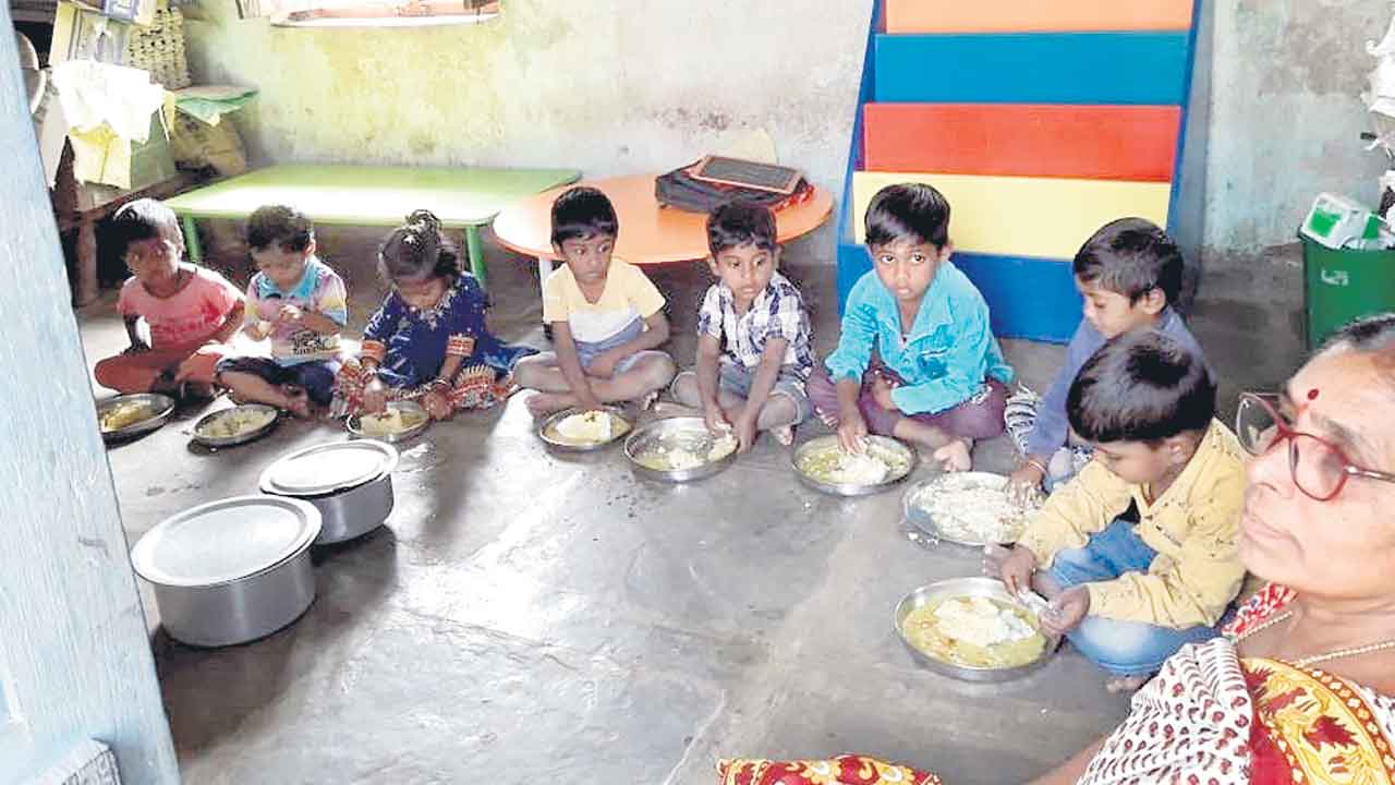 అంగన్వాడీలు ఆగమాగం