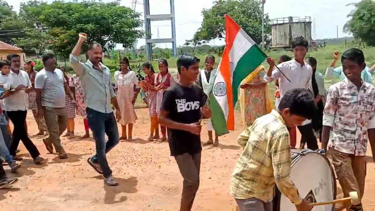 Army jawan | ఆపరేషన్ సిందూర్‌లో పాల్గొన్న ఆర్మీ జవాన్‌కు ఘన సన్మానం