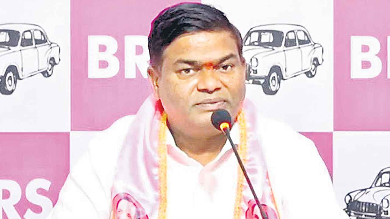 కుట్రతోనే కేటీఆర్‌కు నోటీసులు