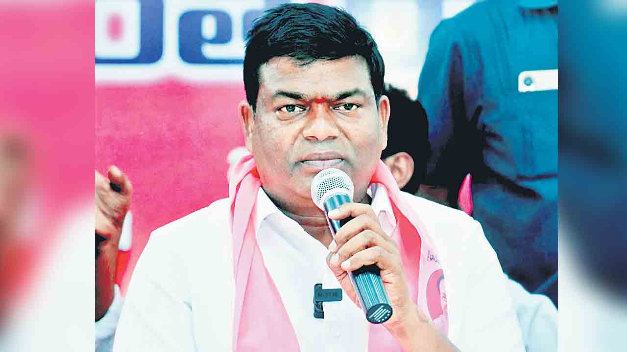 తెలంగాణ ఆత్మగౌరవాన్ని దెబ్బతీసేలా విషపు రాతలు