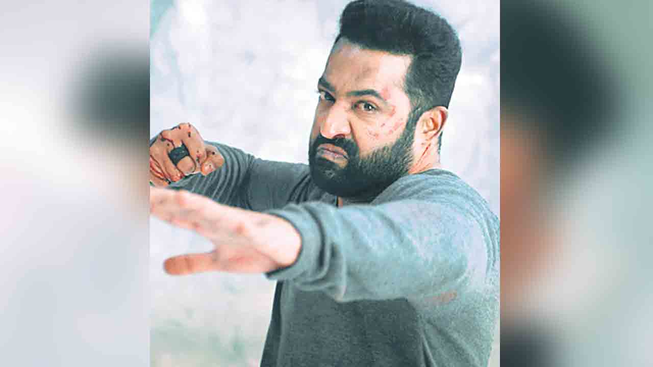 ఈ గూఢచారి.. ఓ మానవ యంత్రం