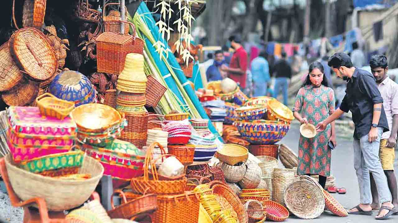 బీసీ చేతివృత్తిదారుల ఉత్పత్తుల ఎగ్జిబిషన్‌