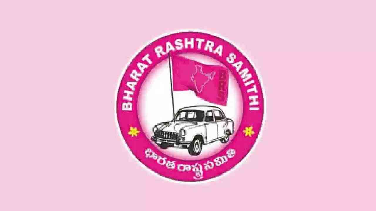 బీఆర్ఎస్ నాయకుడిని పరామర్శించిన మార్కెట్ కమిటీ మాజీ చైర్మన్