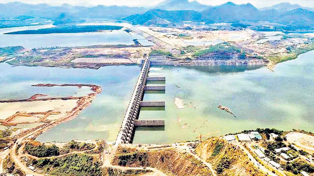 అటు చతురత, ఇటు తడబాటు