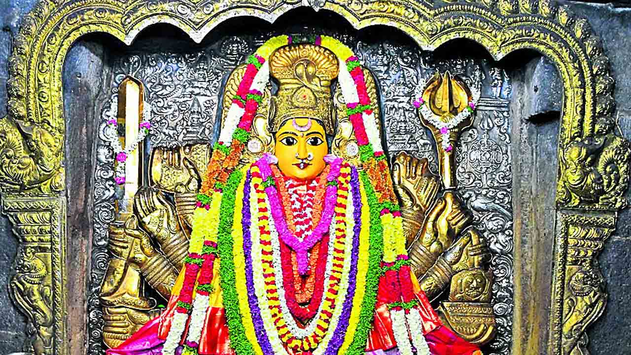 కామేశ్వరీ మాతగా భద్రకాళీ