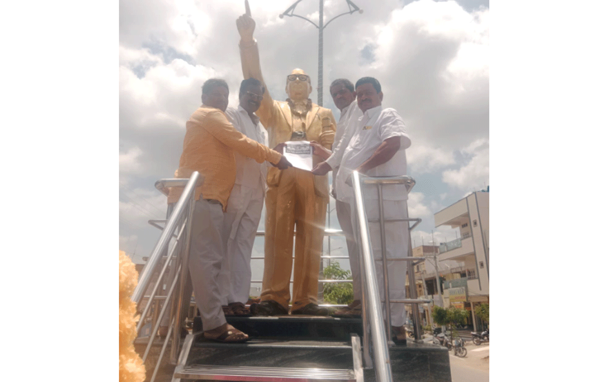 Bhoodan Pochampally : అంబేద్క‌ర్ విగ్ర‌హానికి మాజీ సర్పంచుల విన‌తి