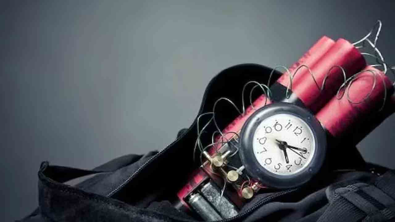 Bomb Threat | కర్ణాటక సీఎంకు బాంబు బెదిరింపులు.. ఆత్మాహుతి దాడికి ప్లాన్‌