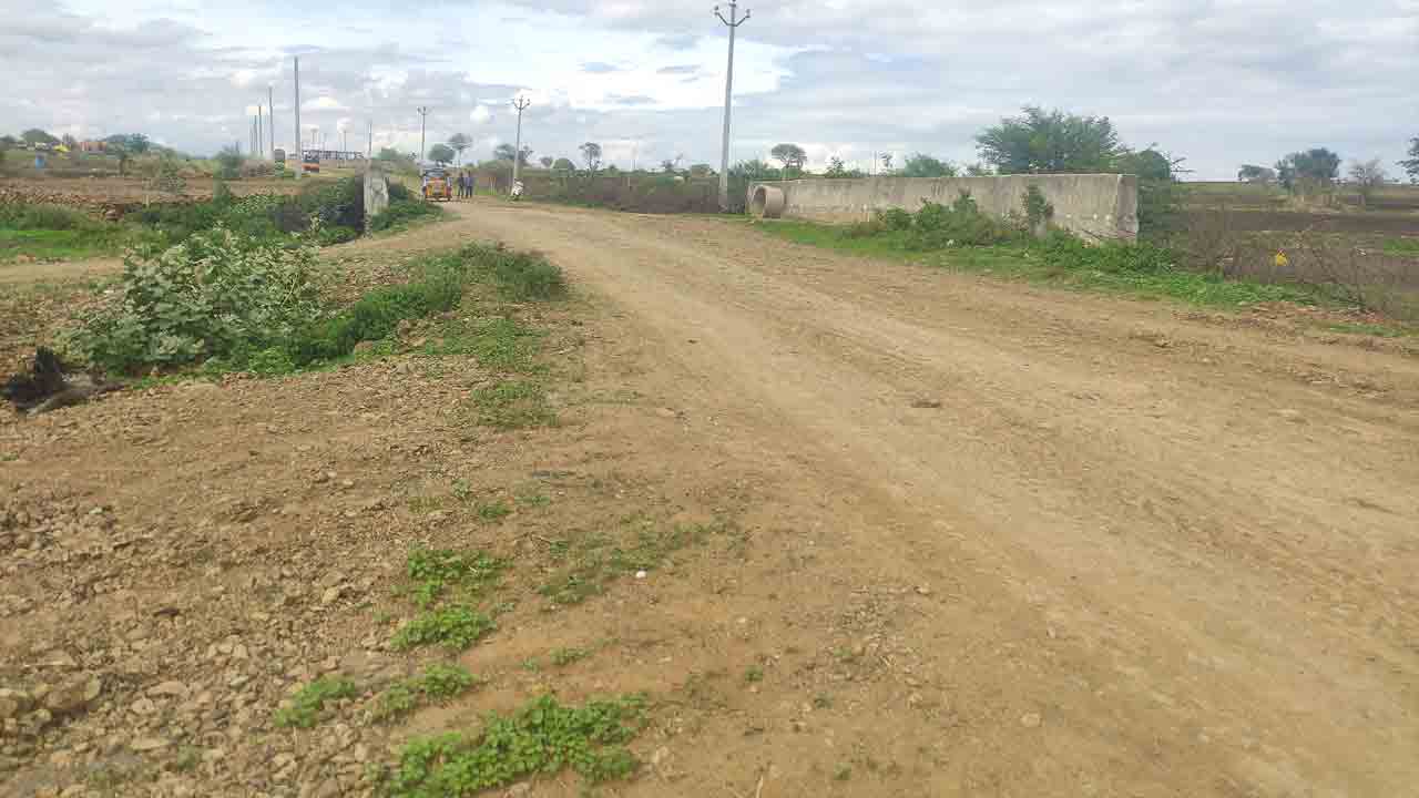 Bypass Road | బైపాస్‌ రోడ్డుకు మోక్షమెప్పుడో.. బురదమయంగా మట్టిరోడ్డు