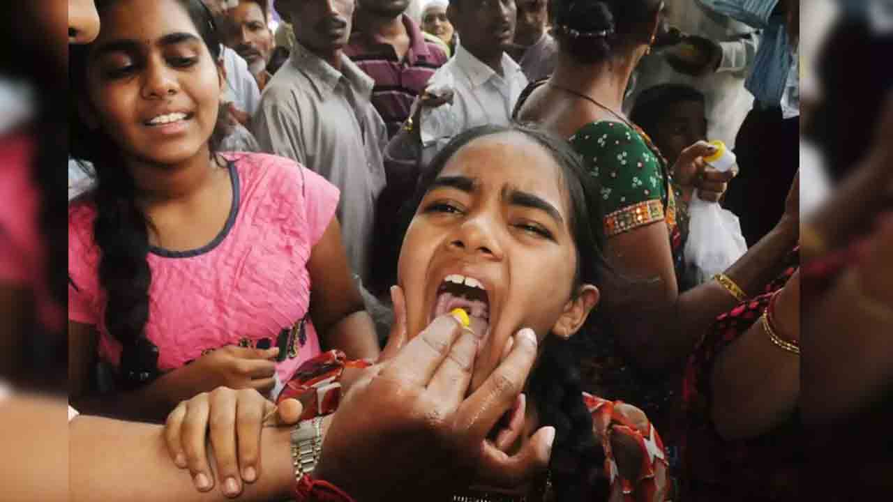 Chepa Prasadam | చేప మందు పంపిణీ షురూ.. భారీగా తరలివచ్చిన ఆస్తమా రోగులు