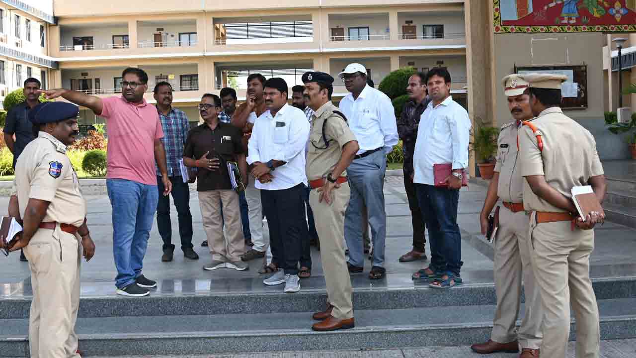 Collector Koya Sree Harsha | రాష్ర్ట అవతరణ దినోత్సవ వేడుకలకు ఏర్పాట్లు పూర్తి : కలెక్టర్ కోయ శ్రీ హర్ష