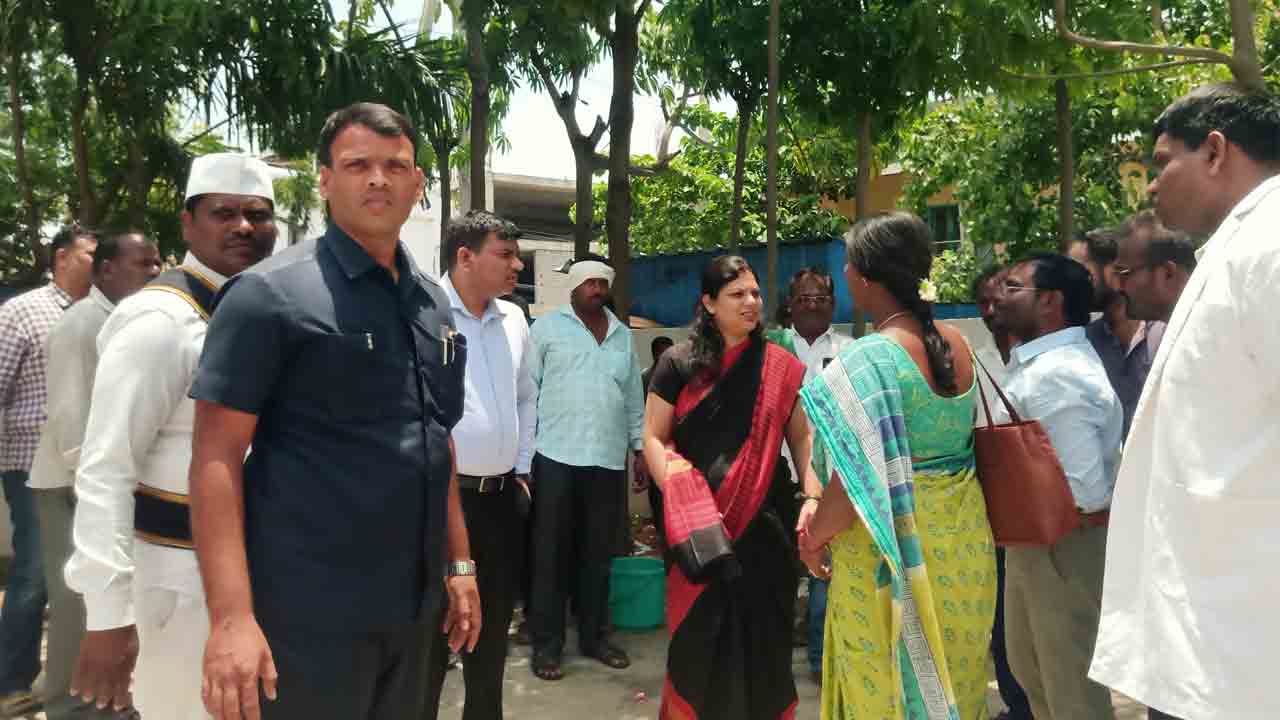 Collector Pamela Satpathy | హుజురాబాద్ ఏరియా ఆస్పత్రి సమస్యలపై కలెక్టర్ పమేలా సత్పతి ఆరా