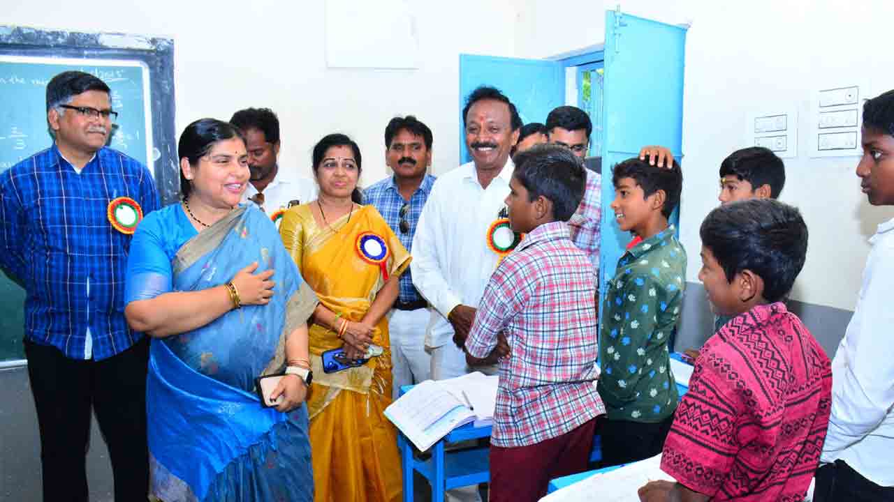 పిల్లల్లో దాగి ఉన్న ప్రతిభను వెలికితీయాలి