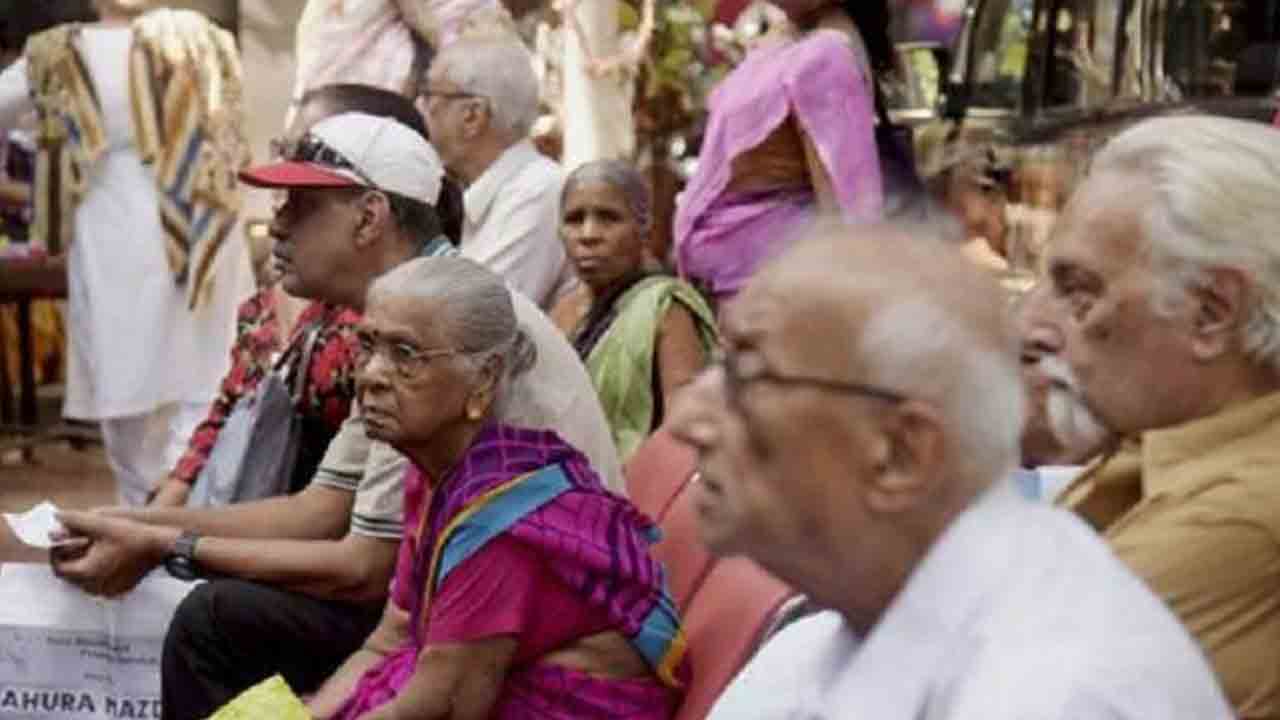 Congress Govt | పేరుకే ‘చేయూత’.. కాంగ్రెస్ పాలనలో కొత్త పెన్షన్లకు మోక్షం లేదు.. !