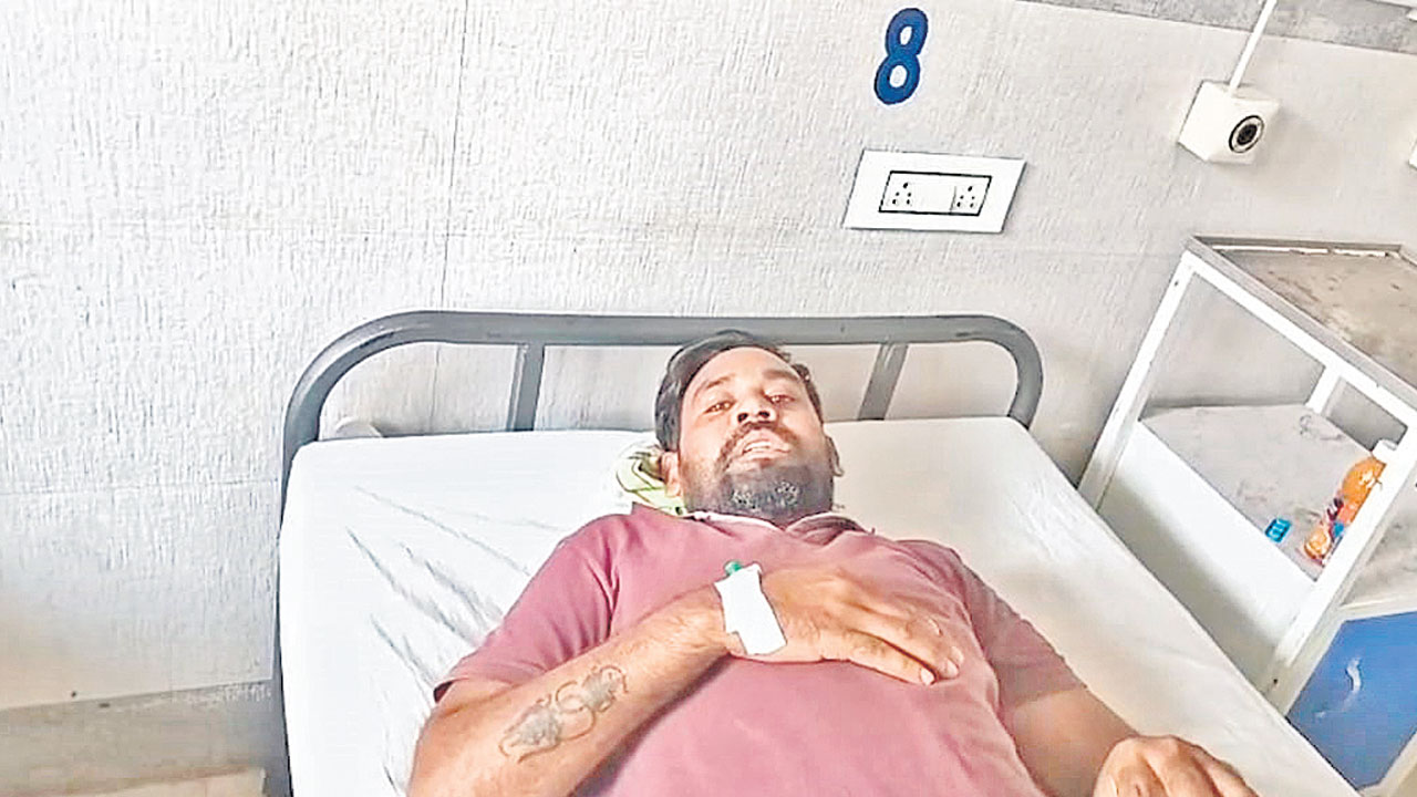 ఇందిరమ్మ ఇండ్లపై తన్నుకున్న కాంగ్రెసోళ్లు