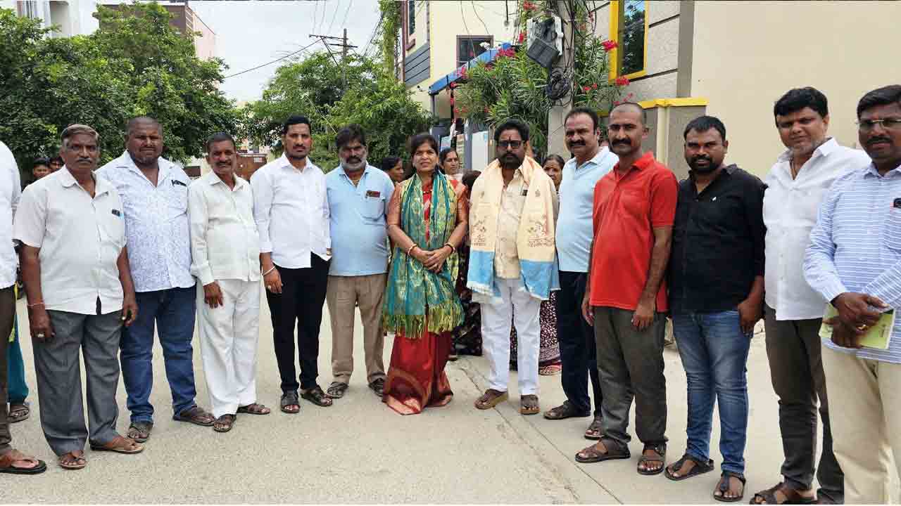 Corporator Bonthu Sridevi | డ్రైనేజీ సమస్యలను పరిష్కరించేందుకు కృషి : కార్పొరేటర్‌ బొంతు శ్రీదేవి